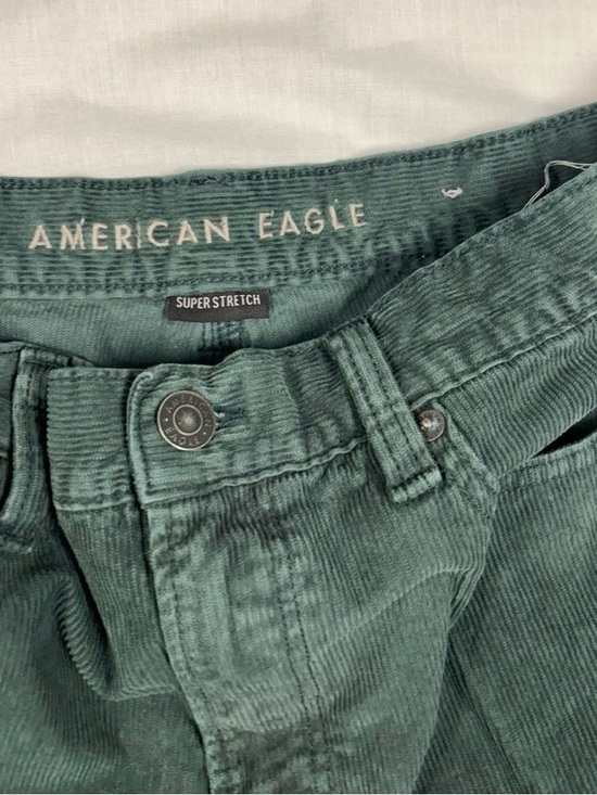 Women’s American Eagle Super Stretch Green Corduroy Mom Jeans Size 10 Regular - Picture 4 of 6